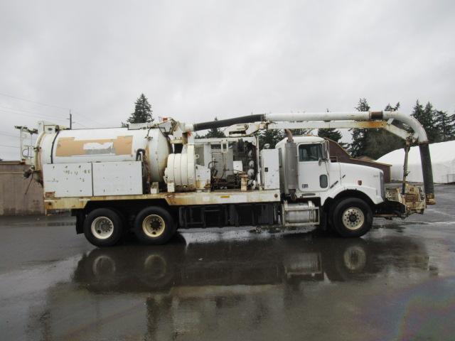 1996 FREIGHTLINER VAC-CON TRUCK