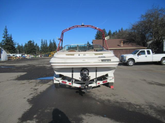 2002 MAXUM 2100 WALK THROUGH BOW FIBERGLASS SKI BOAT