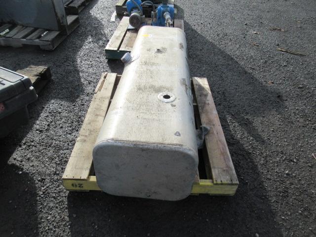 DAIMLER TRUCKS METAL 60 GAL CHASSIS MOUNT DIESEL FUEL TANK