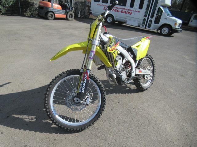 2016 SUZUKI RMZ450 DIRT BIKE