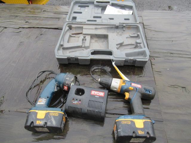 RYOBI 18V CORDLESS DRILL & FLASHLIGHT W/ (2) 18V BATTERIES & CHARGER