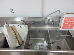 30'' X 90'' STAINLESS STEEL 3 BASIN SINK