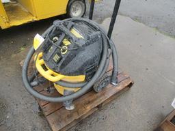 DEWAILT SHOP VAC