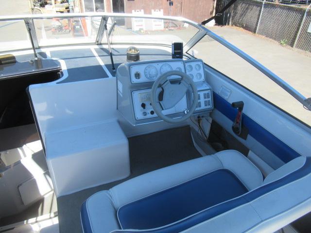 1991 FOUR WINNS 235 VISTA CABIN CRUISER OMC KING COBRA 350