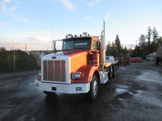 2006 PETERBILT 378 FLATBED W/ FORKLIFT MOUNT