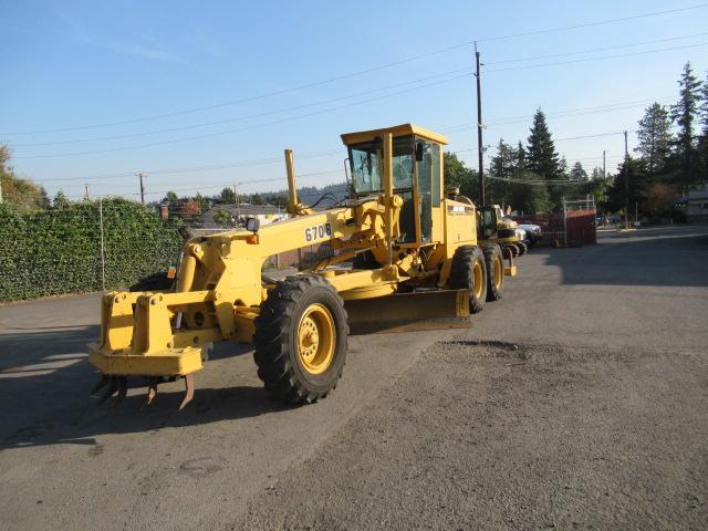 JOHN DEERE 670B MOTOR GRADER