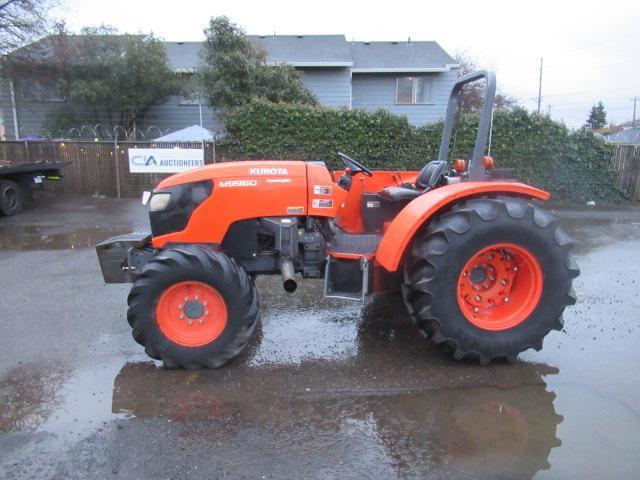 KUBOTA M9960 4X4 TRACTOR