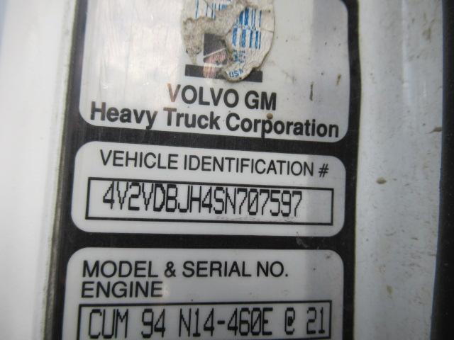 1995 VOLVO WHITE GMC ROLL-OFF TRUCK