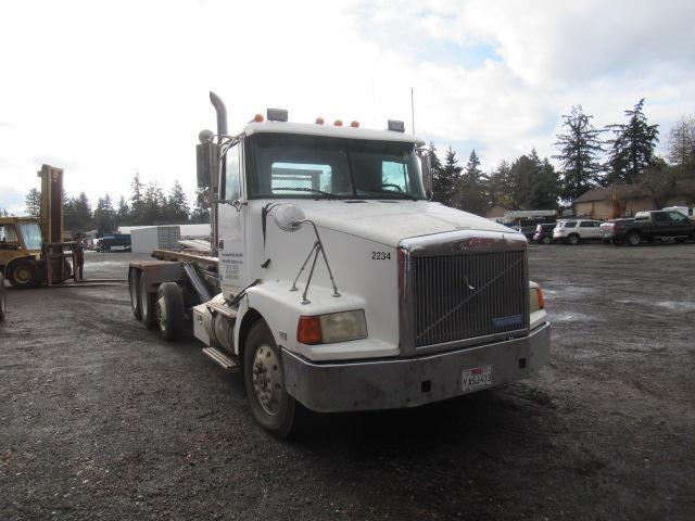 1995 VOLVO WHITE GMC ROLL-OFF TRUCK