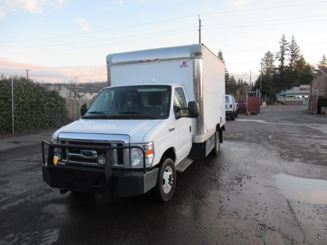 2013 FORD E-450 BOX VAN