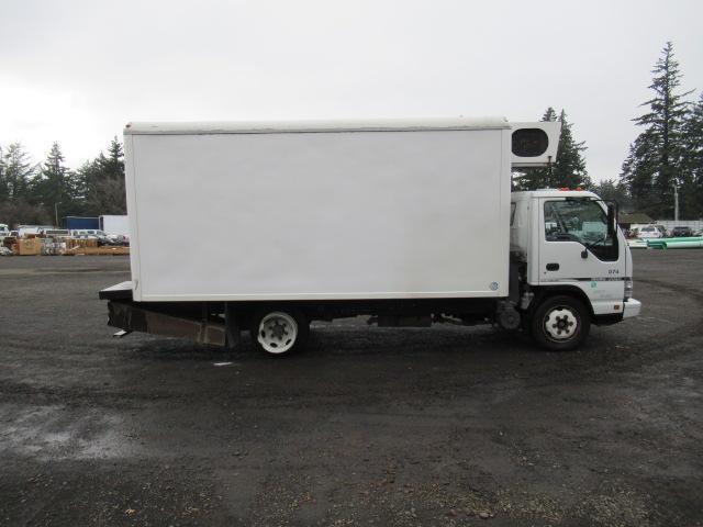 2007 ISUZU NRR 16' REFRIGERATION DELIVERY TRUCK