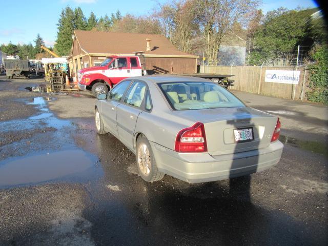 2001 VOLVO S80