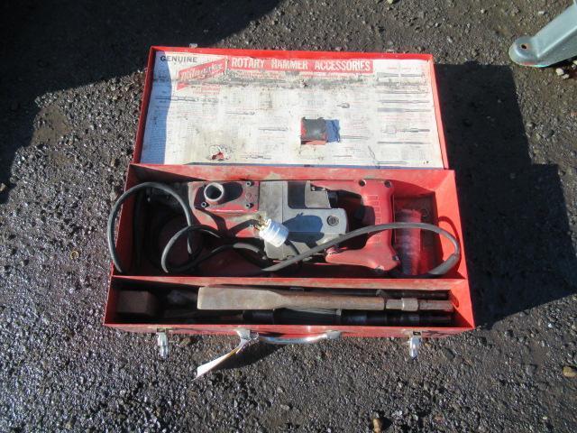 MILWAUKEE HEAVY DUTY ROTARY HAMMER W/ BITS & CASE