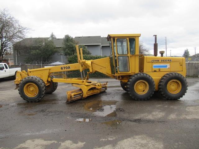 JOHN DEERE 670A MOTOR GRADER