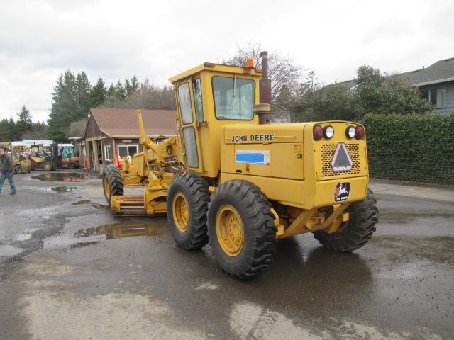 JOHN DEERE 670A MOTOR GRADER