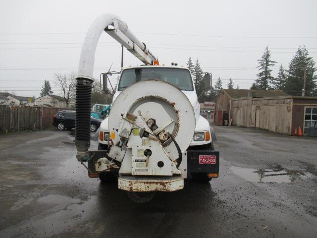 ***PULLED*** 2001 STERLING VAC TRUCK