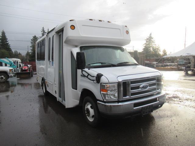 2014 FORD E-450 14-SEAT PASENGER BUS