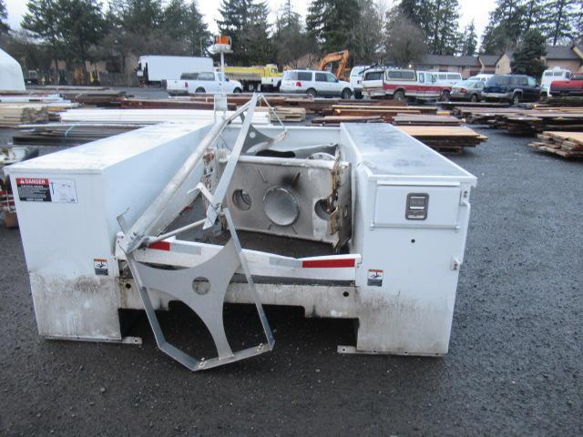 6-COMPARTMENT ALTEC UTILITY BOX, WORK BENCH BUMPER, ALTEC AT37-G BUCKET BOOM LIFT *PARTS ONLY