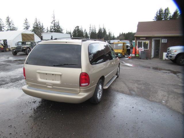 2004 CHRYSLER TOWN & COUNTRY