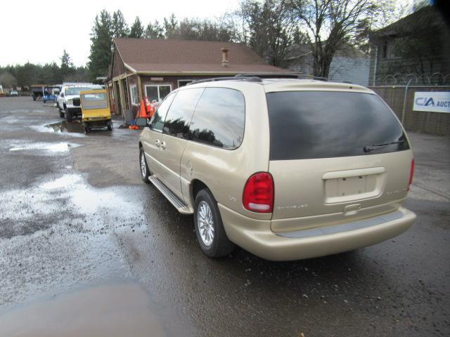 2004 CHRYSLER TOWN & COUNTRY