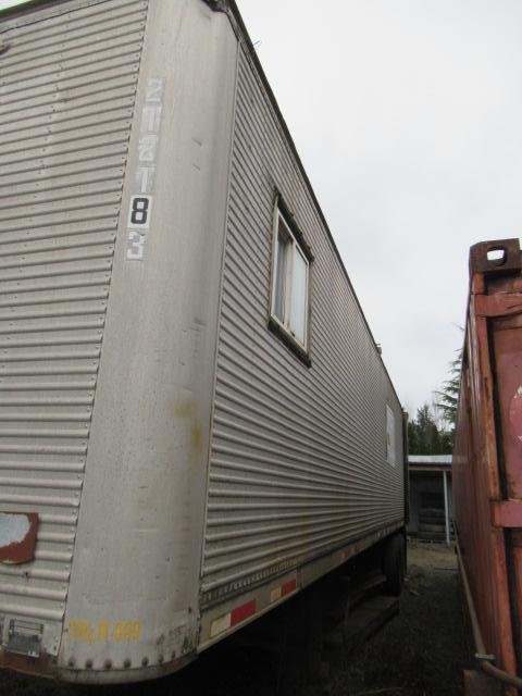 1977 TRAILMOBILE 40' DRY VAN TRAILER, TANDEM SLIDING AXLES, CURBSIDE DOOR, SER#: S95240