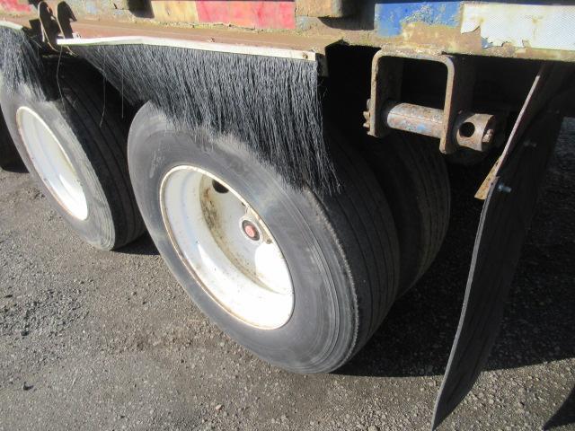 1998 UTILITY 48' X 102" FLATBED TRAILER W/ FORKLIFT CARRIER