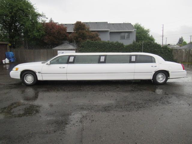 1998 LINCOLN TOWN CAR EXECUTIVE SERIES LIMO