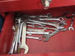 TOOL BOX, ASSORTED HAND TOOLS/HAMMERS/PRY BARS