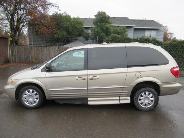 2003 CHRYSLER TOWN & COUNTRY