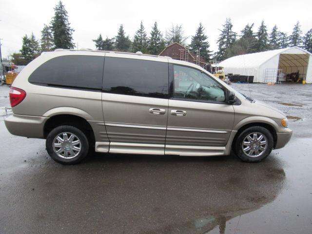 2003 CHRYSLER TOWN & COUNTRY