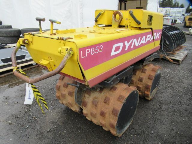 DYNAPAK LP852 33'' VIBRATORY COMPACTOR