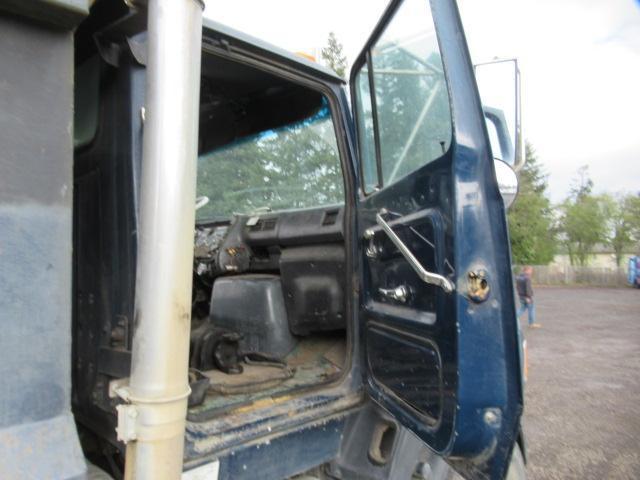 1992 FORD AEROMAX L-9000 TANDEM AXLE DUMP TRUCK