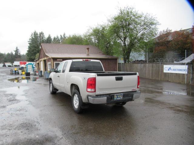 2009 GMC SIERRA SLE 4X4 EXTENDED CAB