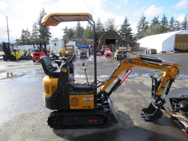 2023 RANCH KING YFE10 MINI EXCAVATOR W/ AUGER ATTACHMENT & (2) RIPPER ATTACHMENTS (UNUSED)