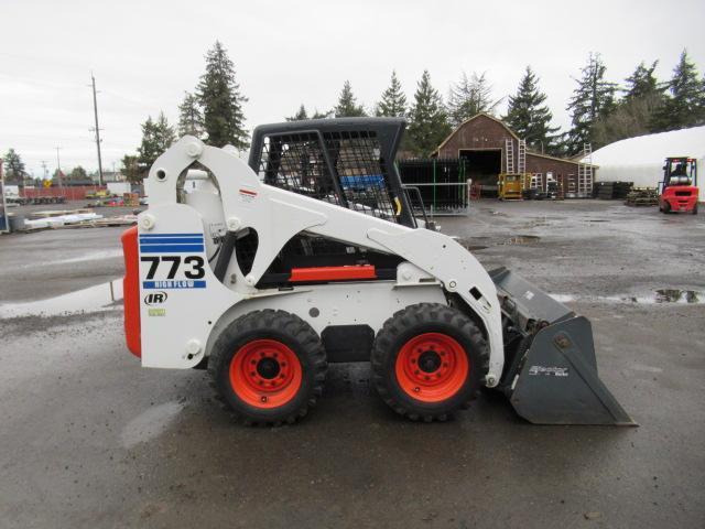 BOBCAT 773 SKID STEER