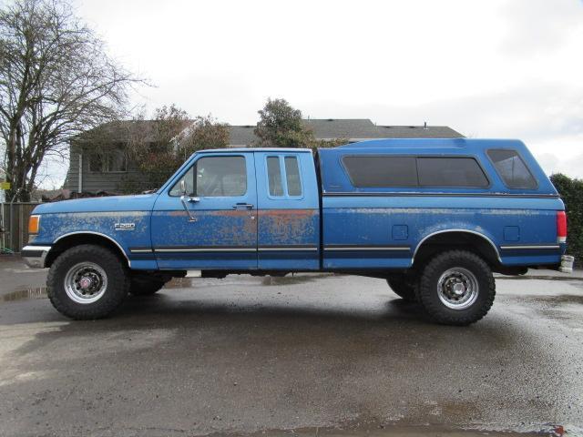 1988 FORD F-250 LARIAT 4X4 EXTENDED CAB