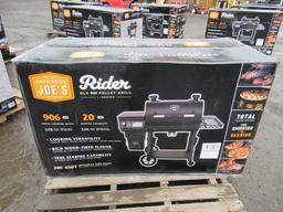 OKLAHOMA JOE'S RIDER 900 PELLET GRILL (UNUSED - IN BOX)