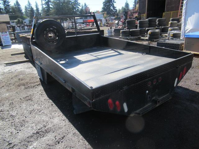 DIAMOND PLATE 10' X 7' 4'' FLATBED