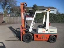 NISSAN 25 FORKLIFT