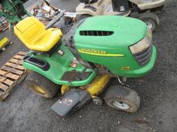 JOHN DEERE L118 RIDING MOWER, 22HP V-TWIN GAS ENGINE, VARIABLE SPEED HYDROSTATIC F/R, 42'' CUTTING