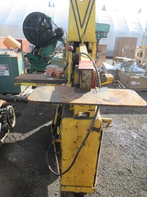 METAL MUNCHER MM61E 49 TON 5-STATION IRONWORKER W/ PUNCHES & DIES, SER#: 2795-9-79