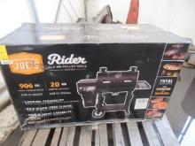 OKLAHOMA JOE'S RIDER 900 PELLET GRILL (UNUSED - IN BOX)