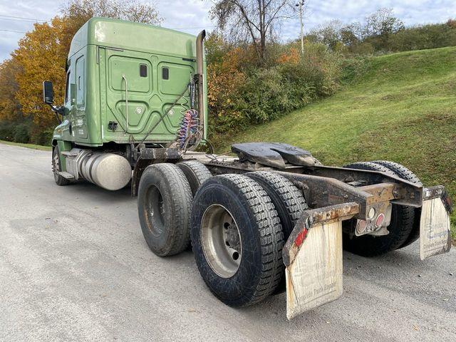 2013 Freighter CASCADIA ROAD TRACTOR