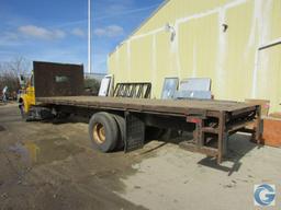 1994 International 4900 4x2 diesel 24' flatbed 6-speed truck with 371,639 miles