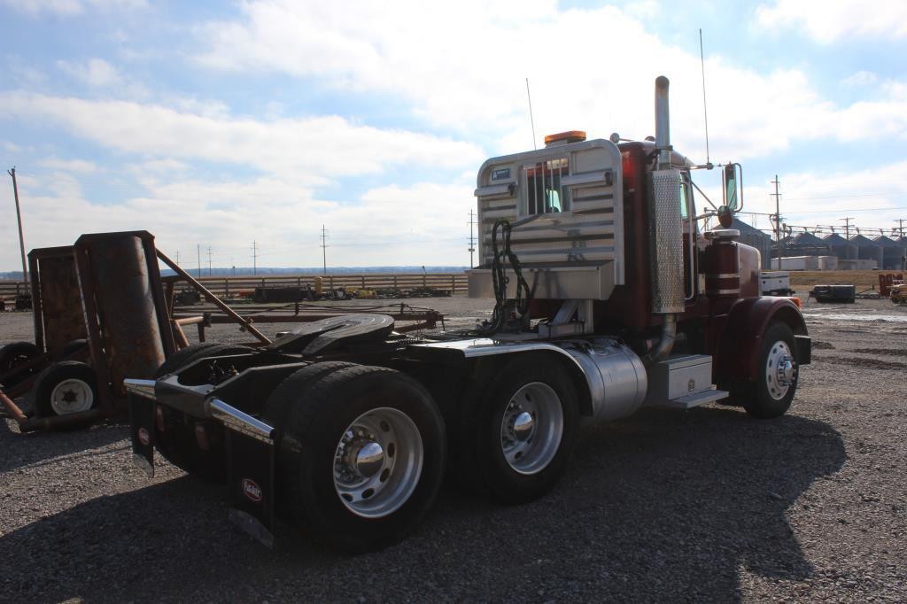 1999 Peterbilt 378 T/A Daycab Tractor Truck