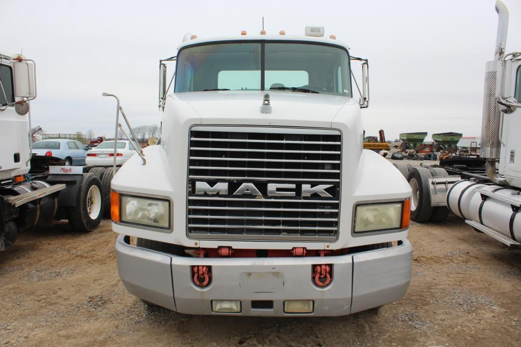 2001 Mack CH613 T/A Daycab Truck