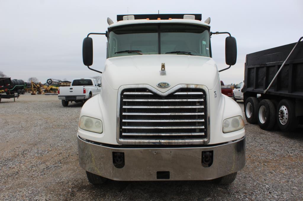 2005 Mack Vision TRI/A Dump Truck