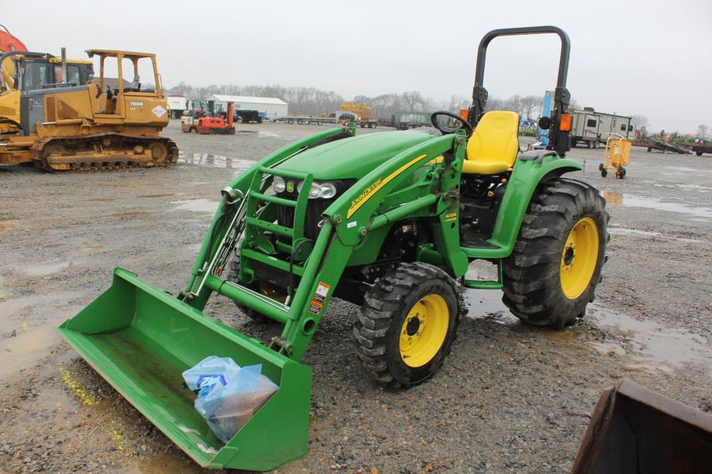 John Deere 4120 4x4 Tractor w/ JD 400X Loader