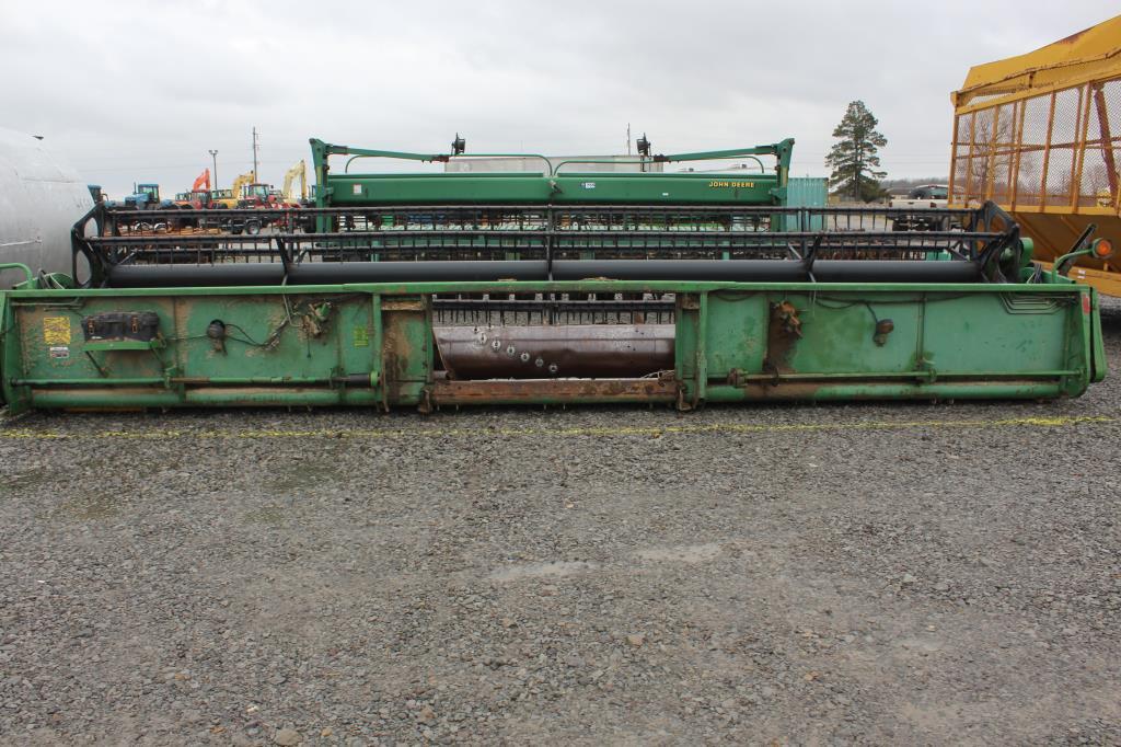 John Deere 925 25' Draper Header