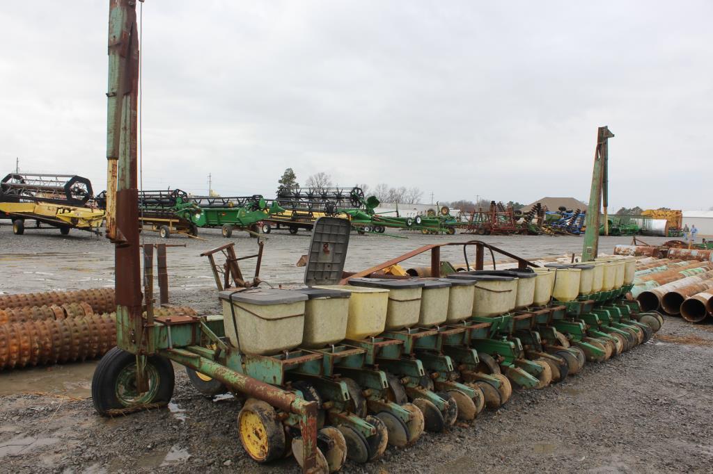 John Deere 7100 17-Row 3pt Planter